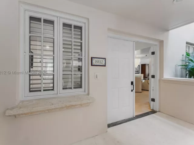 3-bedroom condo for rent in Miami Beach - 19112 Fisher Island Dr 19112 - MondialRealty