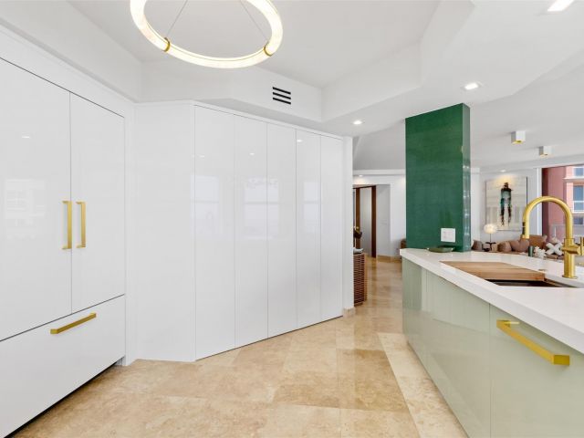 Apartment for sale  Unit #15B - photo 5881172