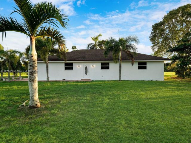 Home for rent at 20000 SW 216th St - photo 5900308