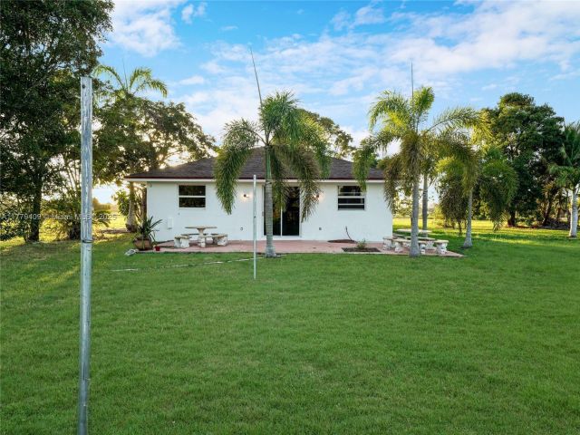 Home for rent at 20000 SW 216th St - photo 5900311