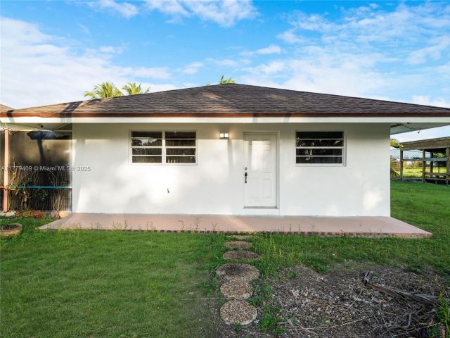 Home for rent at 20000 SW 216th St - photo 5900315