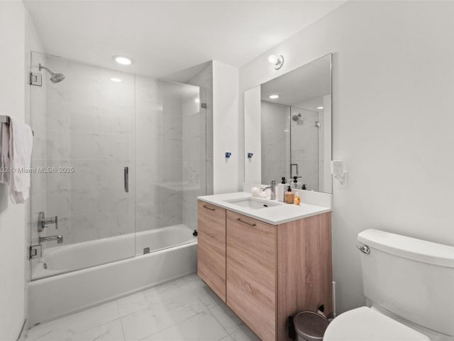 Apartment for sale  Unit #1019 - photo 5907403