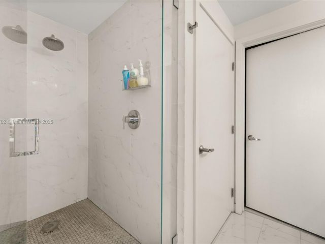 Apartment for sale  Unit #1019 - photo 5907406
