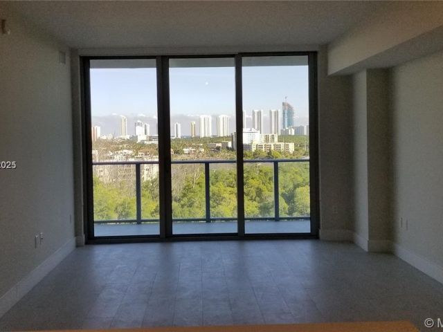 Apartment for sale  Unit #1019 - photo 5907412