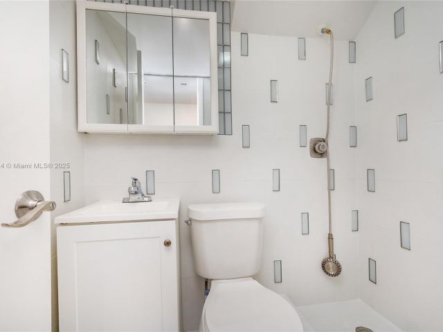 Home for sale at 1007 NW 106th Ave Cir - photo 6102631