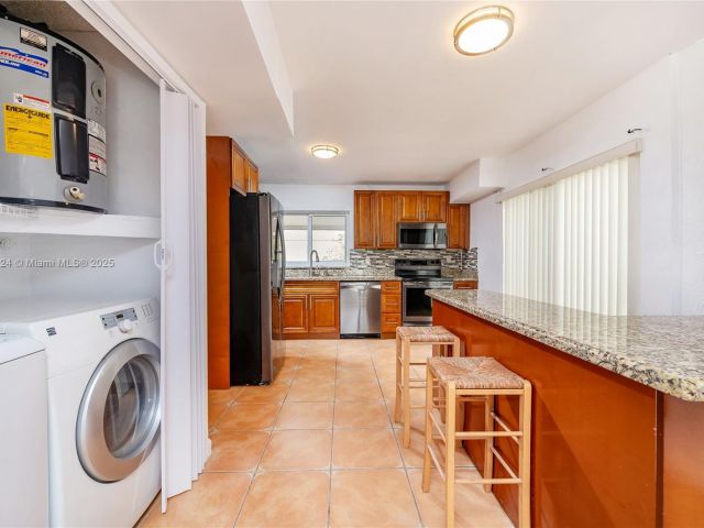 Home for sale at 1007 NW 106th Ave Cir - photo 6102638