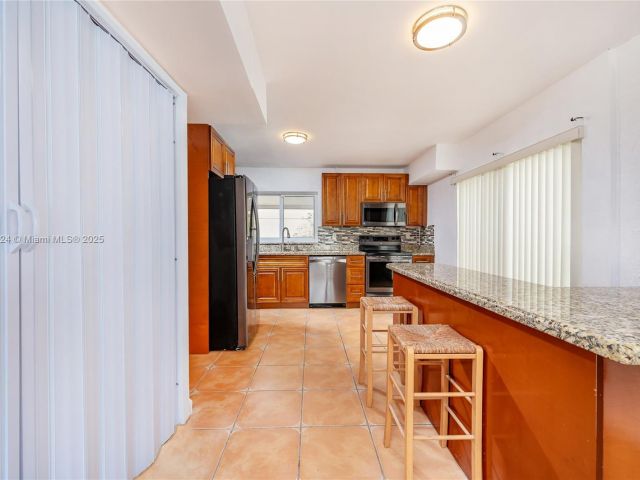 Home for sale at 1007 NW 106th Ave Cir - photo 6102640