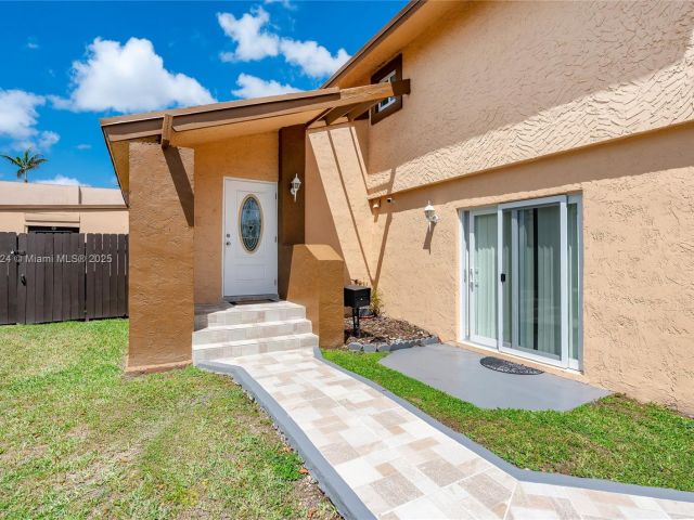 Home for sale at 1007 NW 106th Ave Cir - photo 6102646