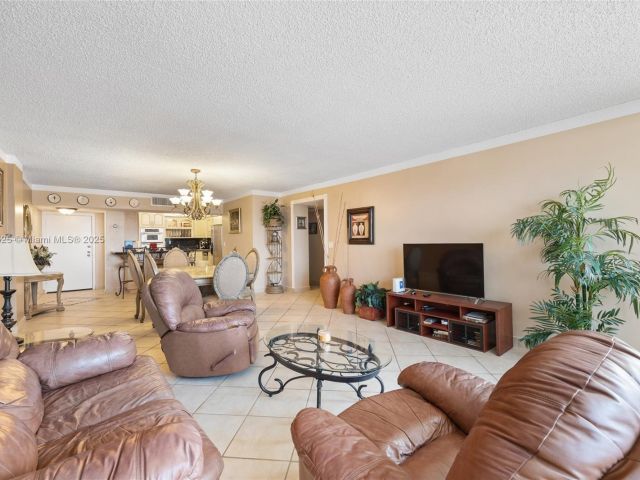 Apartment for rent  Unit #1124 - photo 5920386