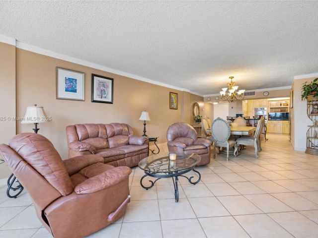 Apartment for rent  Unit #1124 - photo 5920387