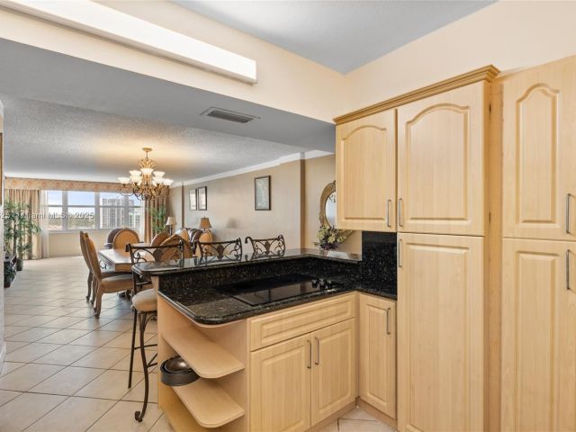 Apartment for rent  Unit #1124 - photo 7437180