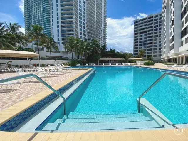 2-bedroom condo for rent in Hollywood - 3505 S Ocean Dr 1214 - MondialRealty