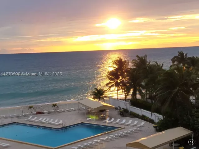 2-bedroom condo for rent in Hollywood - 3505 S Ocean Dr 1214 - MondialRealty