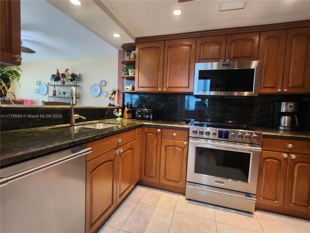 Apartment for rent  Unit #1214 - photo 5901668