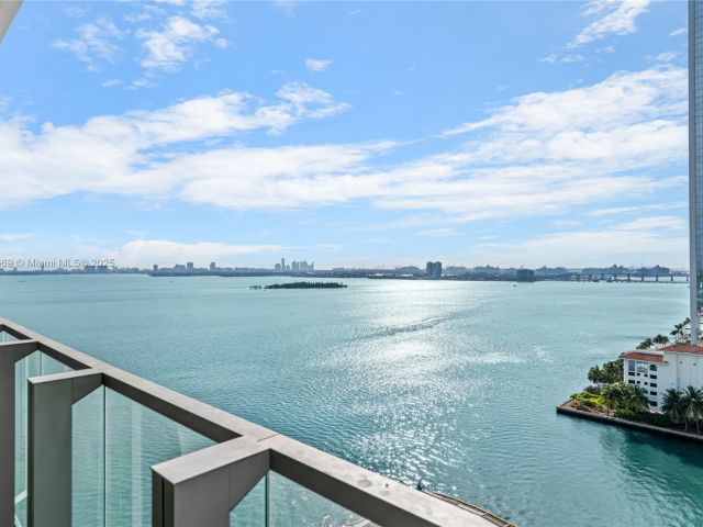 Apartment for sale  Unit #1609 - photo 5925740