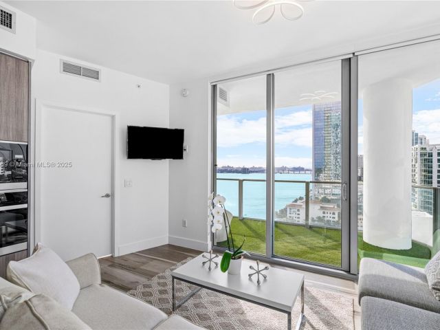 Apartment for sale  Unit #1609 - photo 5925743