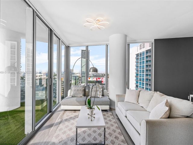 Apartment for sale  Unit #1609 - photo 5925745