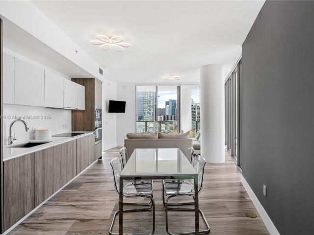 Apartment for sale  Unit #1609 - photo 5925750