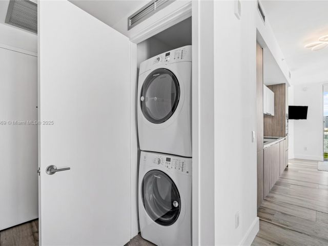 Apartment for sale  Unit #1609 - photo 5925752