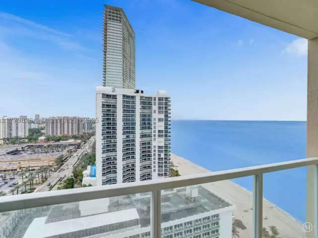 1-bedroom condo for rent in Sunny Isles Beach - 16699 Collins Ave 2305 - MondialRealty