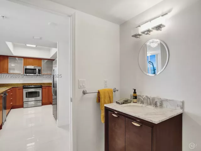 1-bedroom condo for rent in Sunny Isles Beach - 16699 Collins Ave 2305 - MondialRealty
