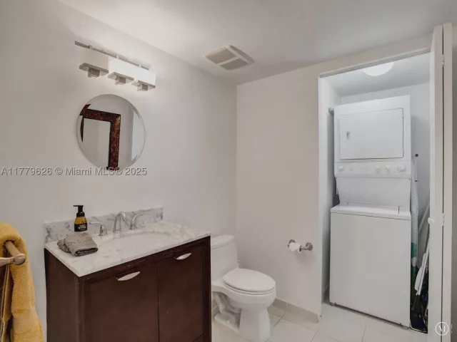 1-bedroom condo for rent in Sunny Isles Beach - 16699 Collins Ave 2305 - MondialRealty