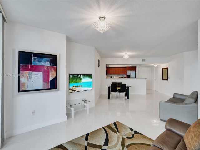 Apartment for rent  Unit #2305 - photo 5972070