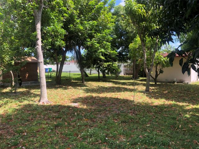 Home for rent at 12975 NW 18th Ct - photo 5997042