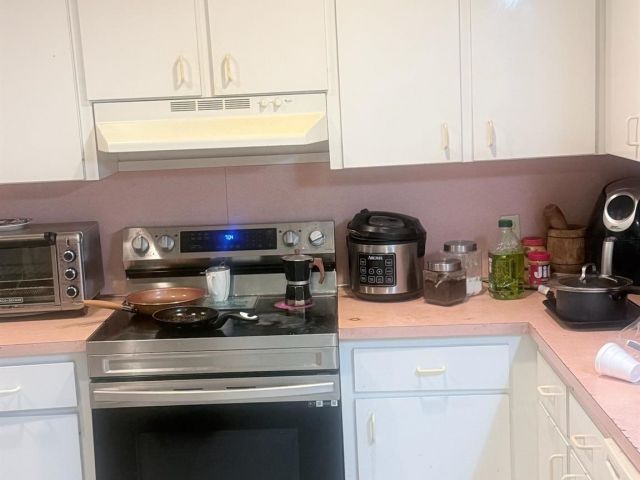 Home for rent at 12975 NW 18th Ct - photo 5997045