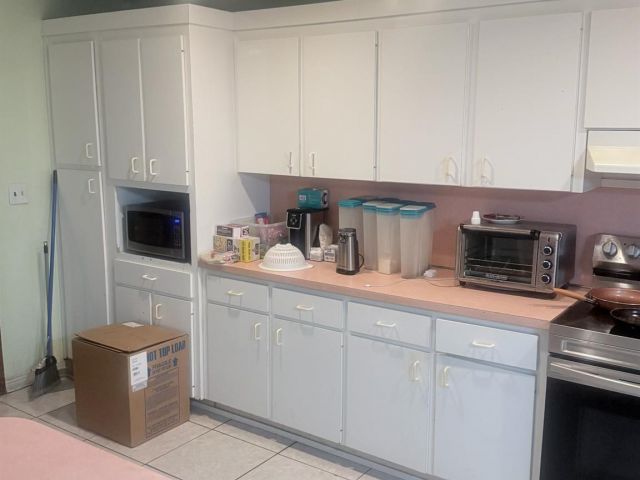 Home for rent at 12975 NW 18th Ct - photo 5997047