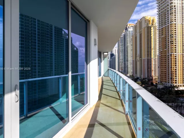 Apartment for sale  Unit #1502 - photo 5910798