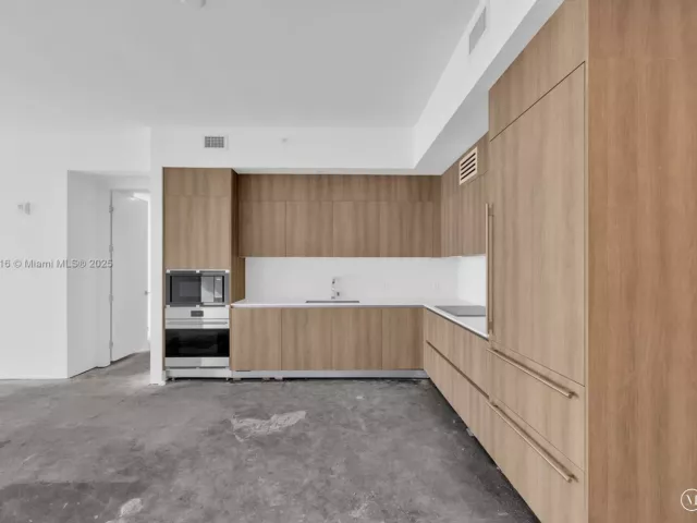 Apartment for sale  Unit #1502 - photo 5910800