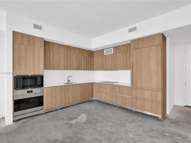 Apartment for sale  Unit #1502 - photo 5910801