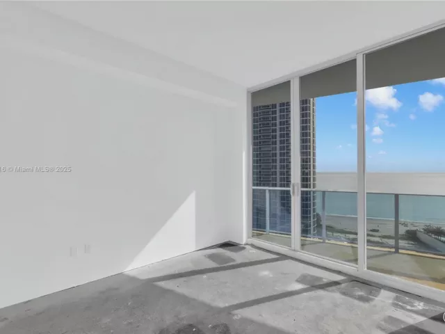 Apartment for sale  Unit #1502 - photo 5910804