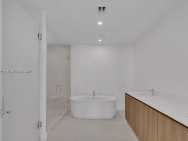 Apartment for sale  Unit #1502 - photo 5910788