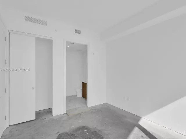 Apartment for sale  Unit #1502 - photo 5910794