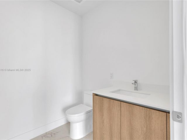 Apartment for sale  Unit #1502 - photo 5910793