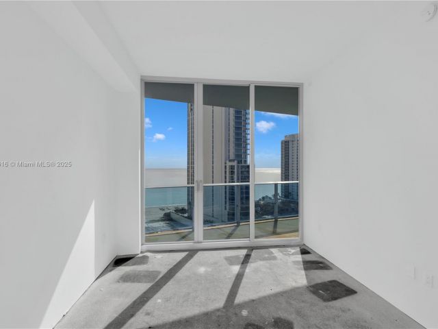 Apartment for sale  Unit #1502 - photo 5910795