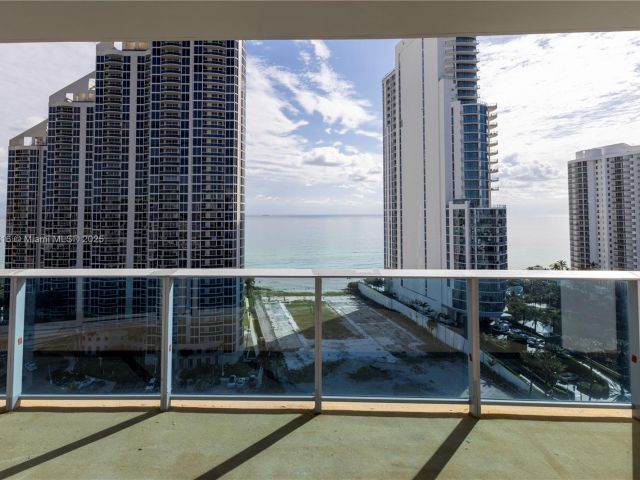 Apartment for sale  Unit #1502 - photo 5910799