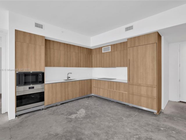 Apartment for sale  Unit #1502 - photo 5910801