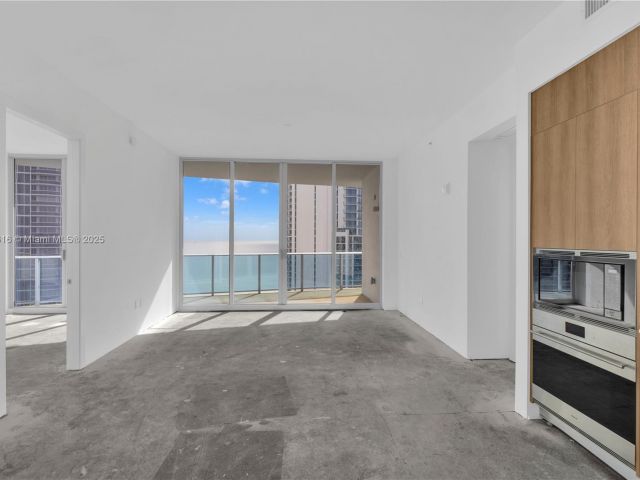 Apartment for sale  Unit #1502 - photo 5910803