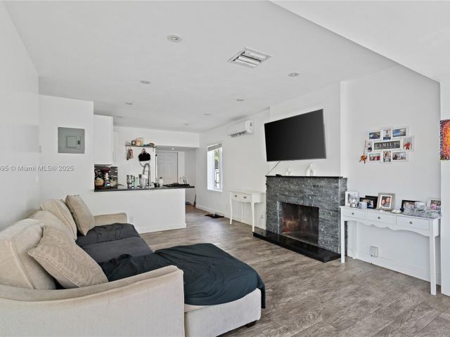 Home for sale at 1843 SW 4th Ave - photo 5891917