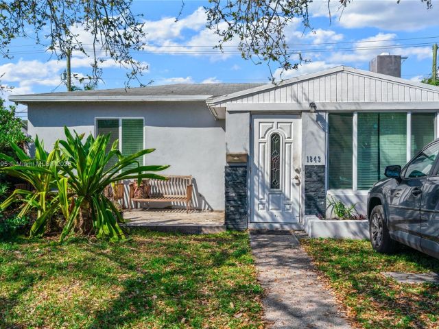 Home for sale at 1843 SW 4th Ave - photo 5891922