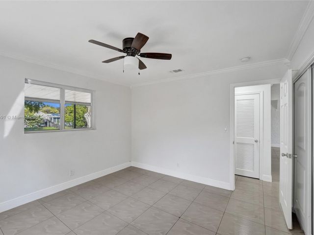 Home for sale at 924 N 30th Rd - photo 5876675