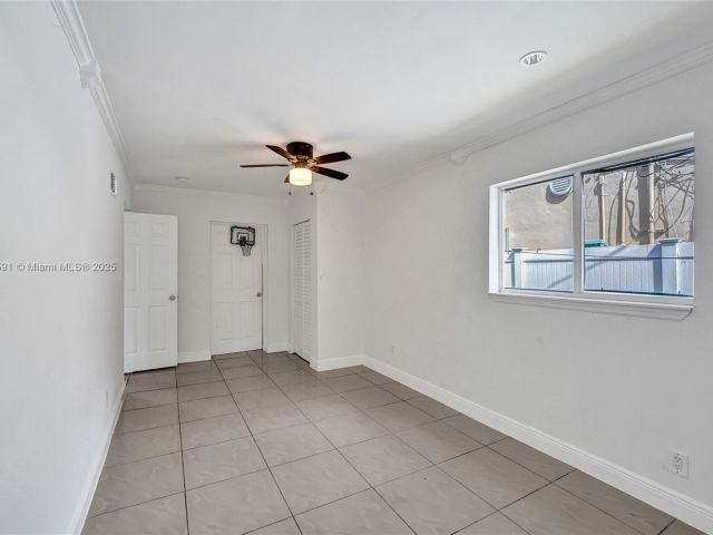 Home for sale at 924 N 30th Rd - photo 5876680