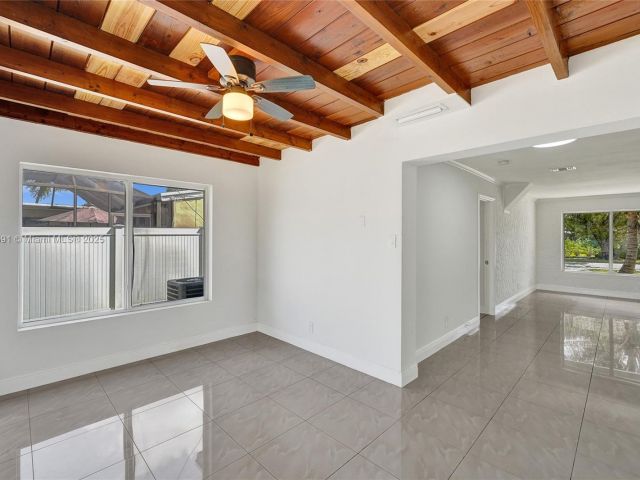 Home for sale at 924 N 30th Rd - photo 5876686