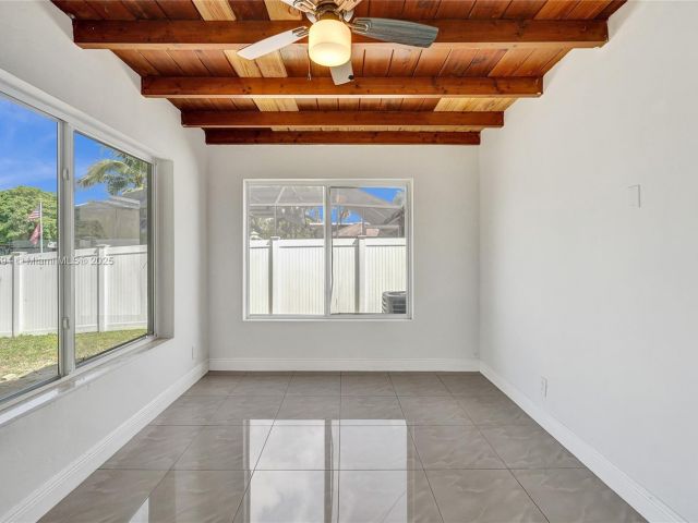 Home for sale at 924 N 30th Rd - photo 5876687