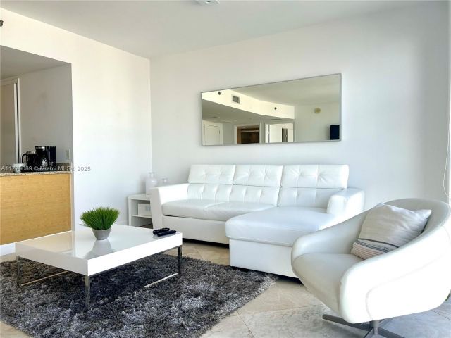 Apartment for rent  Unit #1907 - photo 5899734