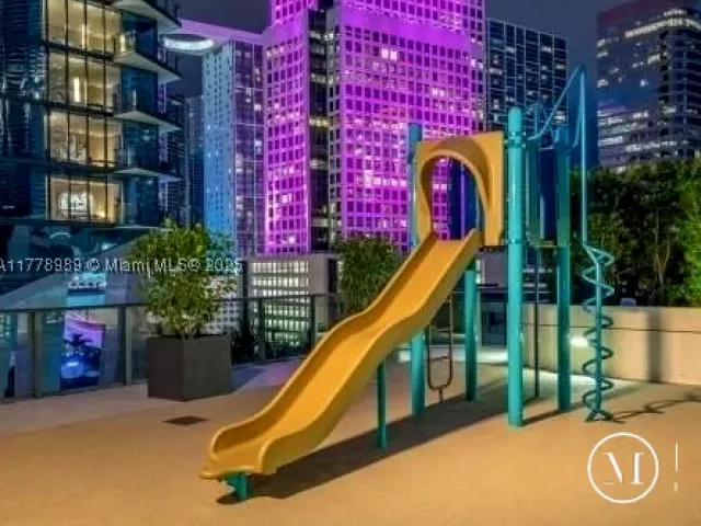 1-bedroom condo for sale in Miami - 801 S Miami Ave 5108 - MondialRealty