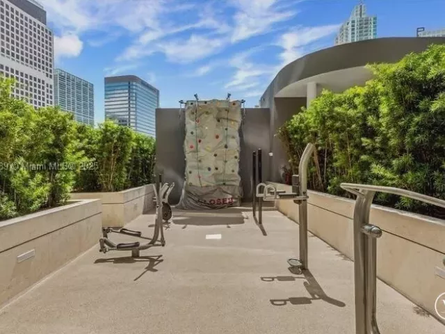 1-bedroom condo for sale in Miami - 801 S Miami Ave 5108 - MondialRealty
